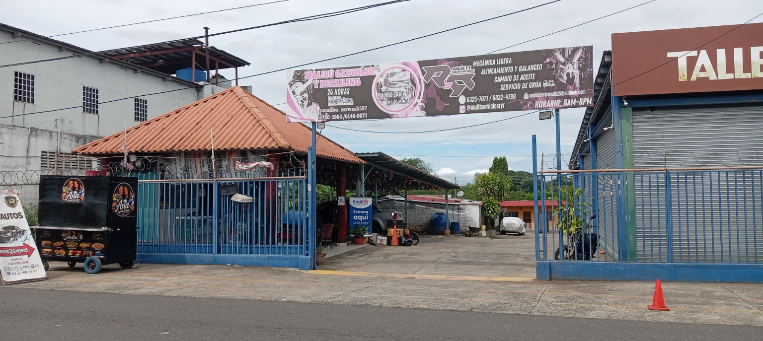 Fachada principal y entrada principal de MALIBÚ CARWASH PRO en La Chorrera