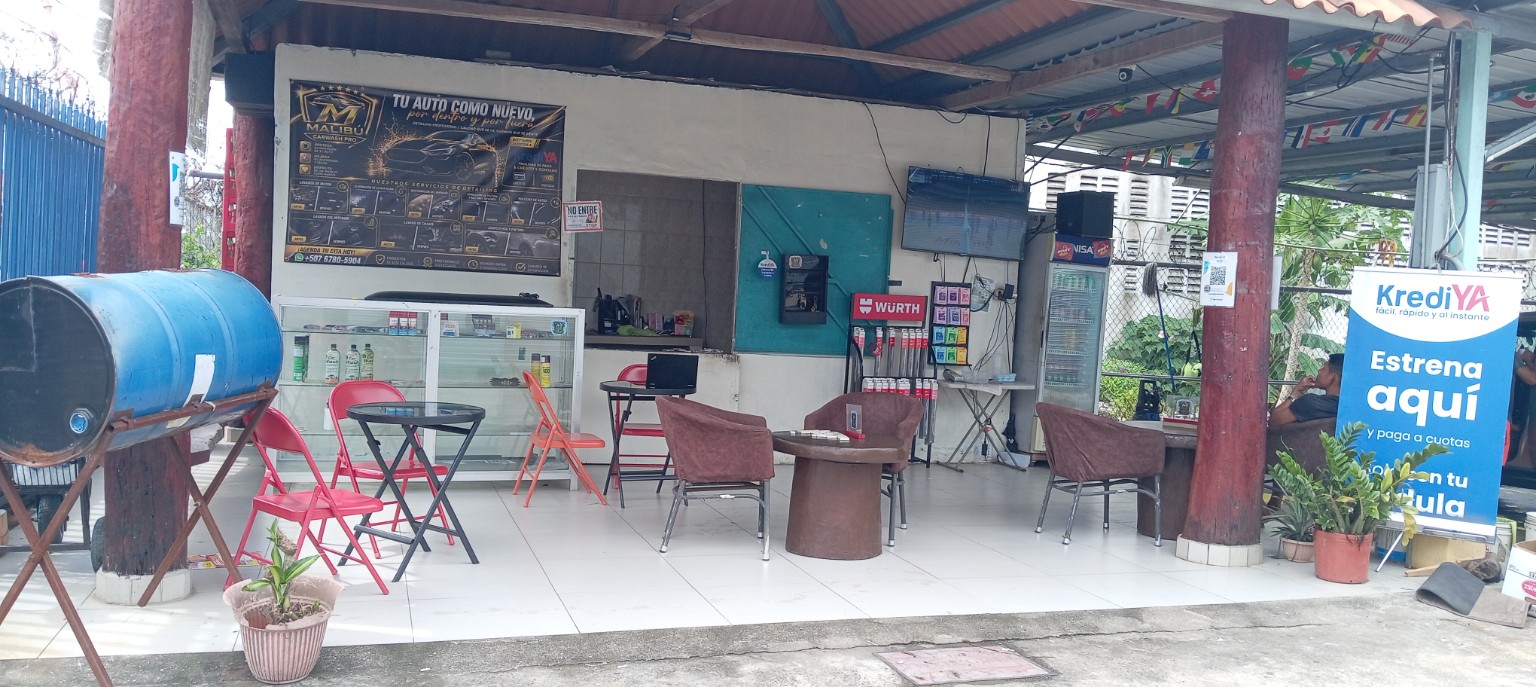 Sala de espera de MALIBÚ CARWASH PRO
